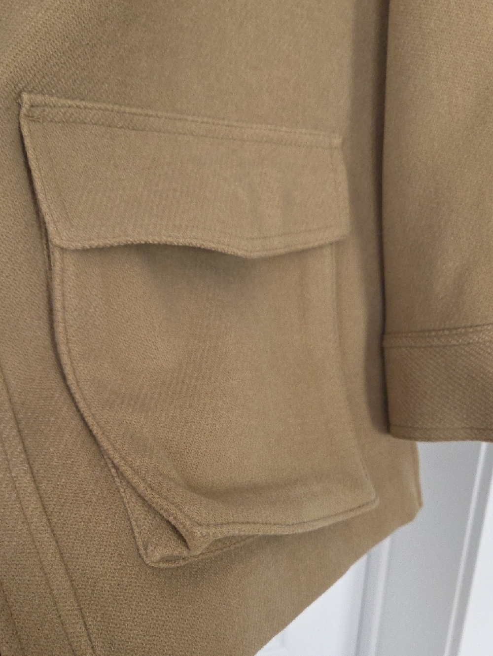 NWT H&M Tan Utility Shacket with Four Front Flap Pockets, Size M - Picture 7 of 12